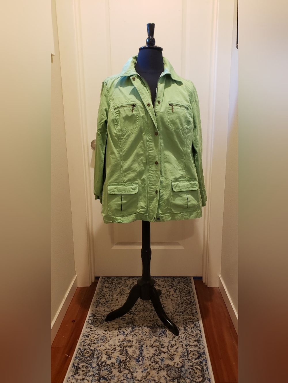 Lucy & Laurel Women's Mint Green Utility Jacket with Practical Pockets